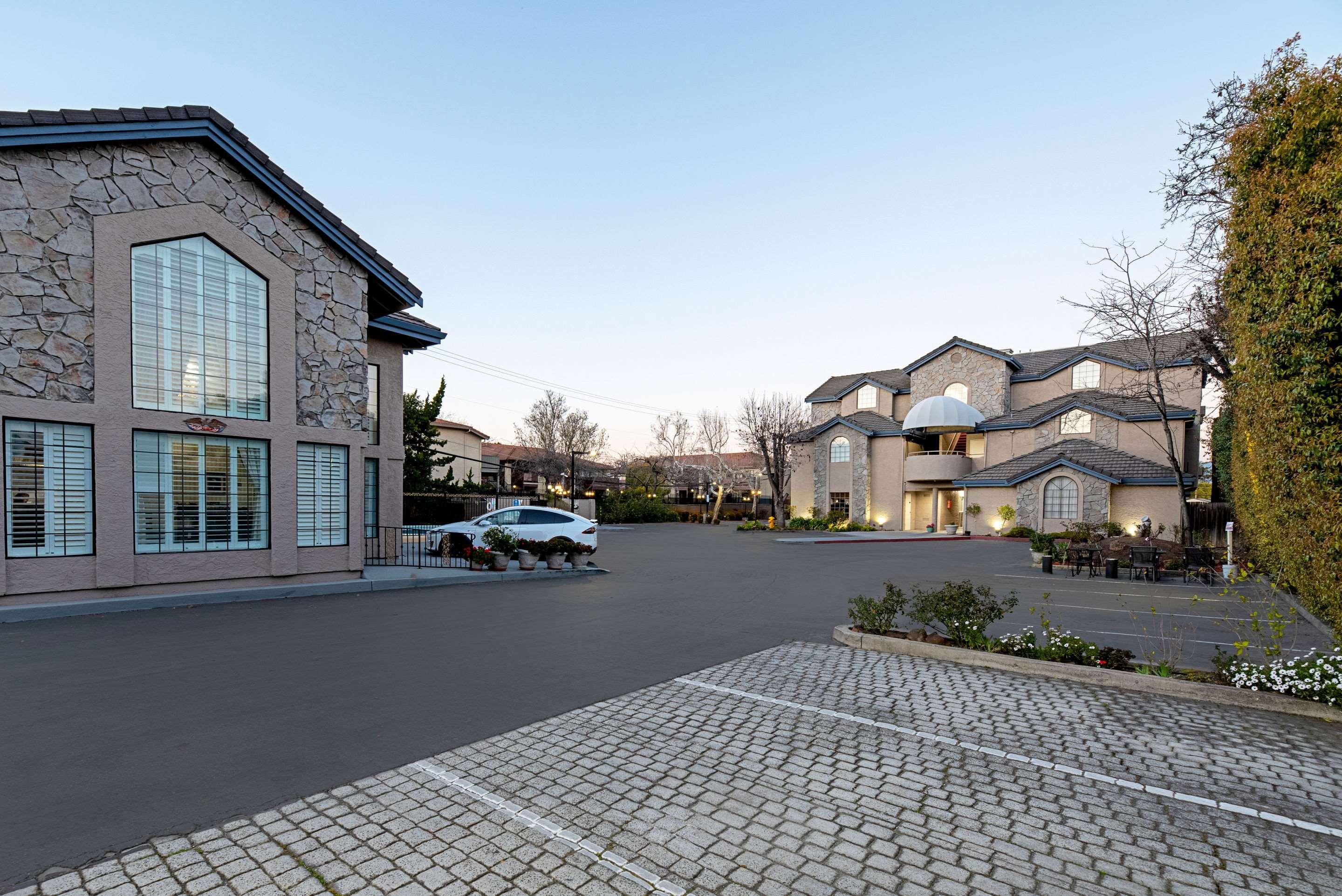 Clarion Inn Silicon Valley Сан-Хосе Экстерьер фото