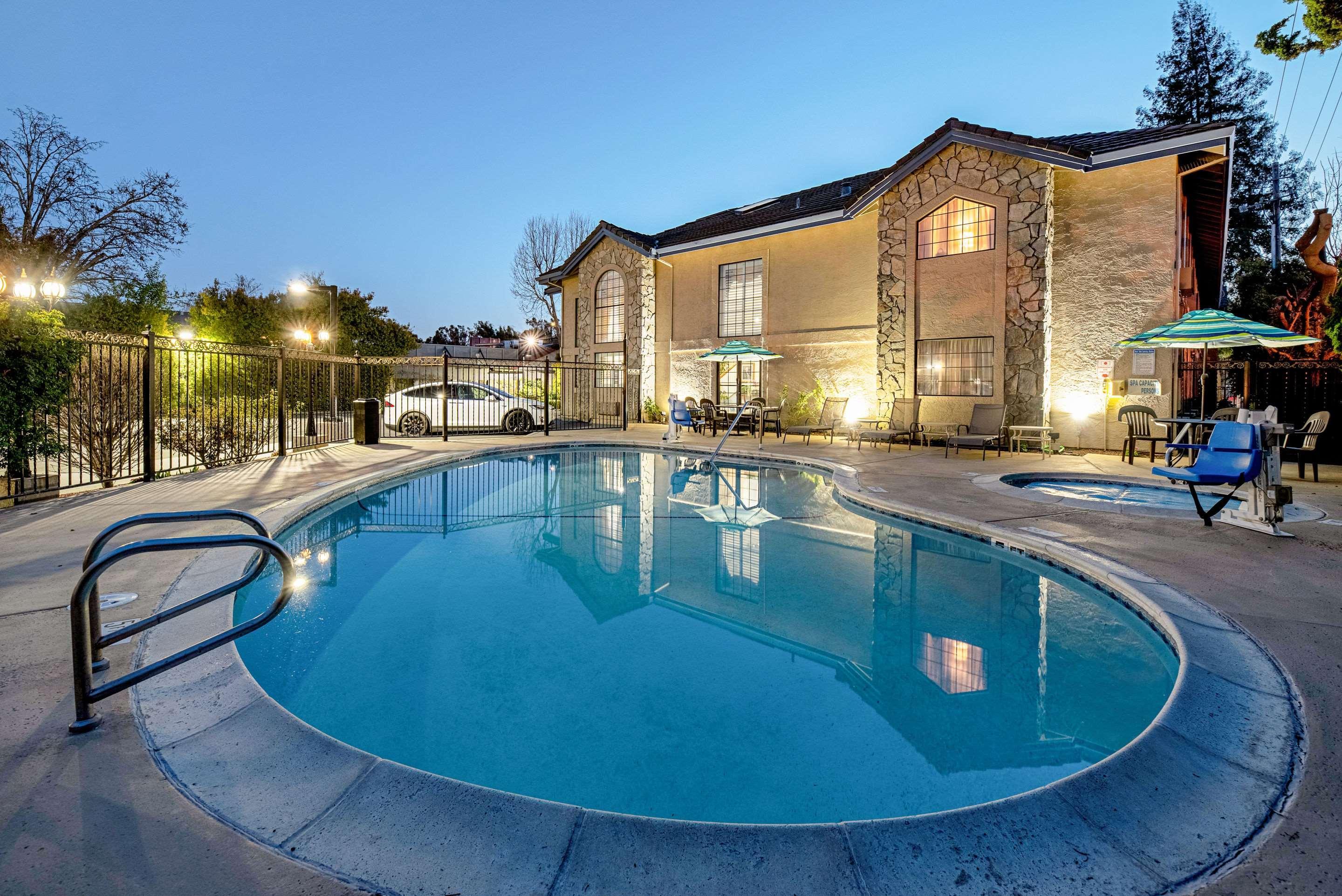 Clarion Inn Silicon Valley Сан-Хосе Экстерьер фото