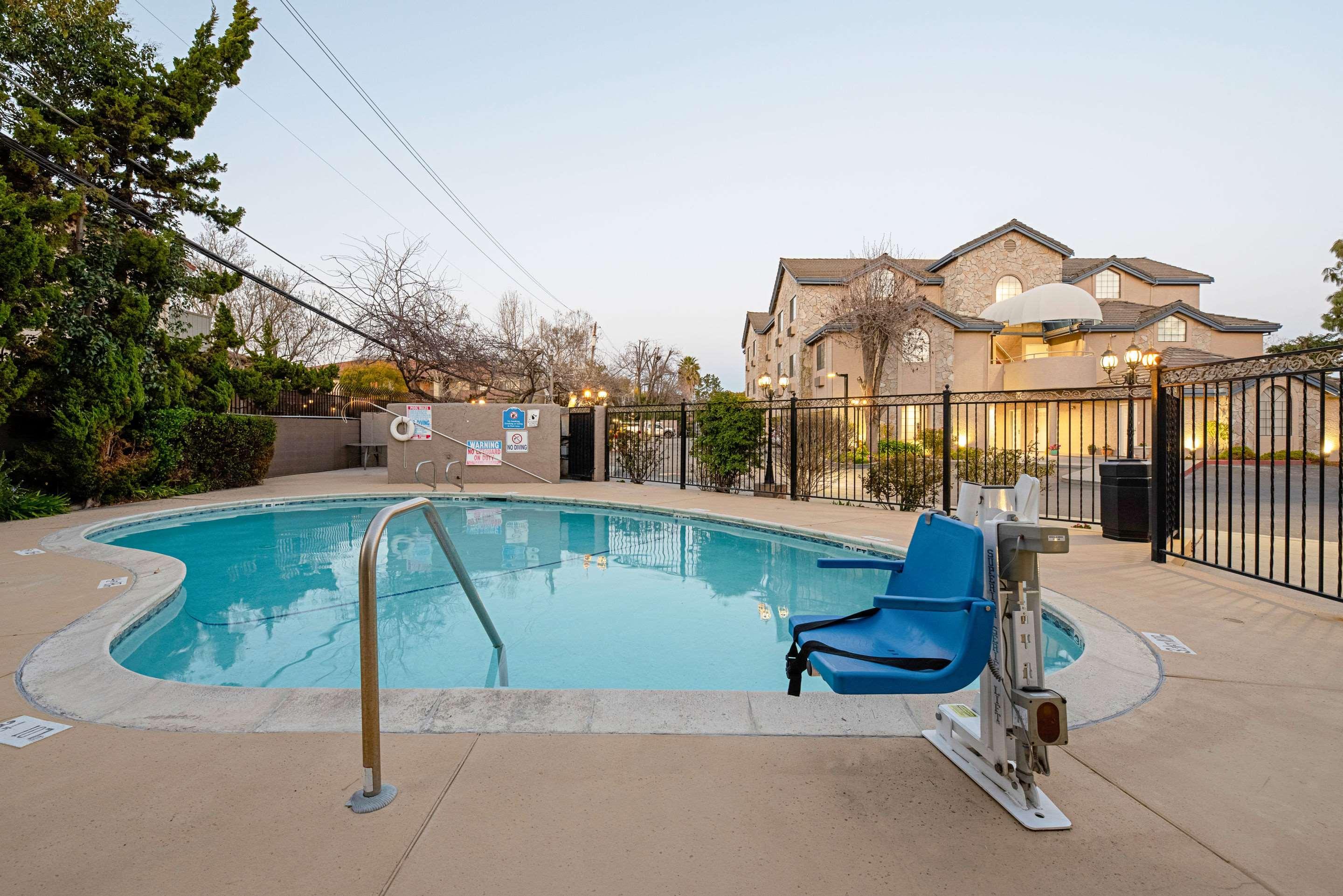 Clarion Inn Silicon Valley Сан-Хосе Экстерьер фото