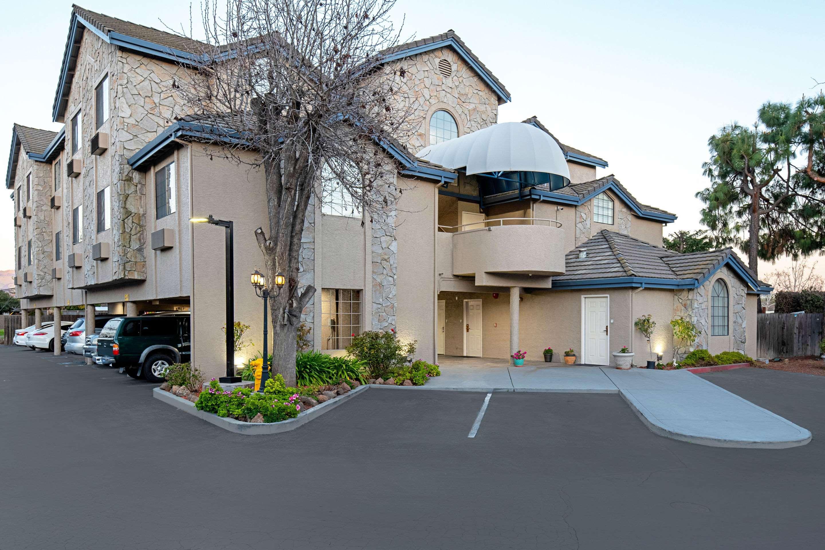 Clarion Inn Silicon Valley Сан-Хосе Экстерьер фото